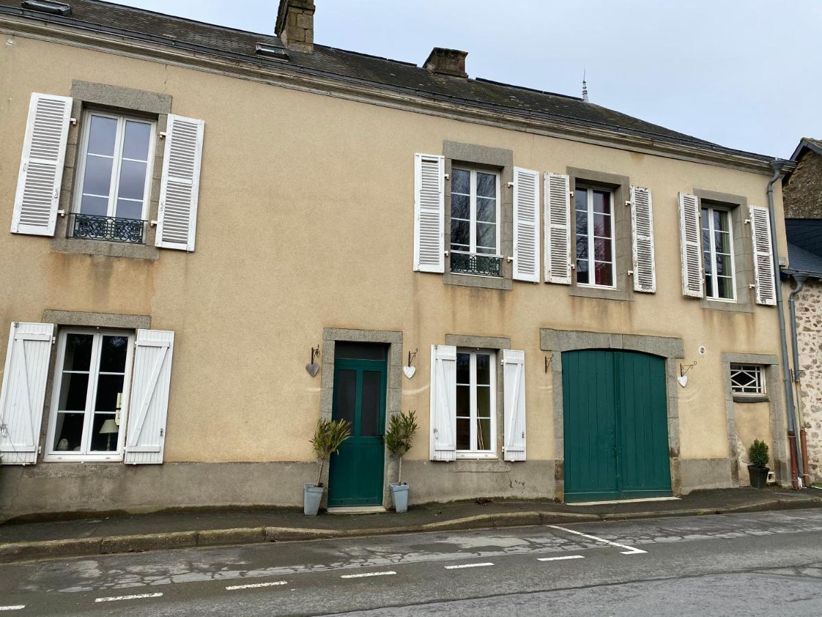 Bed and Breakfast Le Trianon Le Bourgneuf-la-Foret Esterno foto